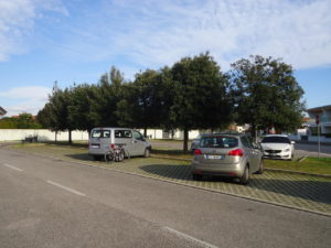 Il parcheggio dietro alla biblioteca